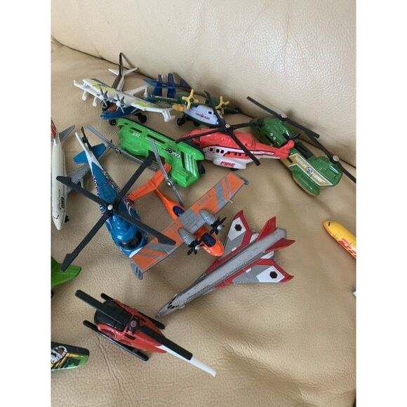 Bundle of 21  DieCast Airplane Helicopter Jet Planes Military Aircraft - Picture 5 of 11